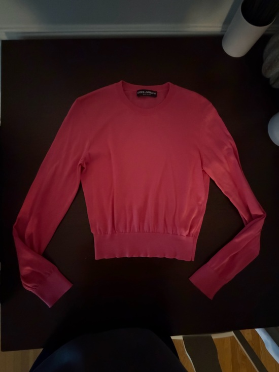 Dolce & Gabbana Tops - Dolce & Gabbana Pink Long Sleeve Crop Sweatshirt